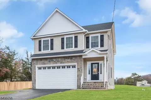 16 Central Ave, Whitehouse Station, NJ 08889