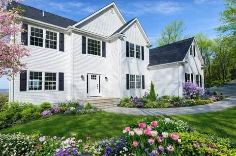 51 Staats Rd, Bloomsbury, NJ 08804