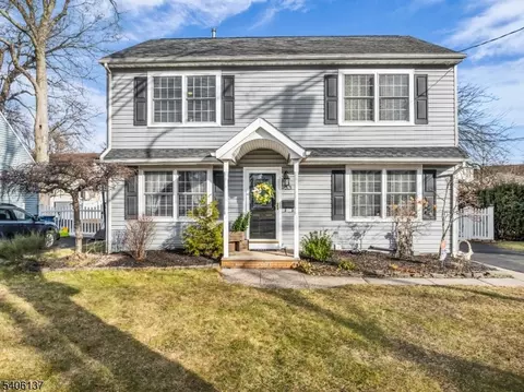 33 Cornell Dr, Clark, NJ 07066