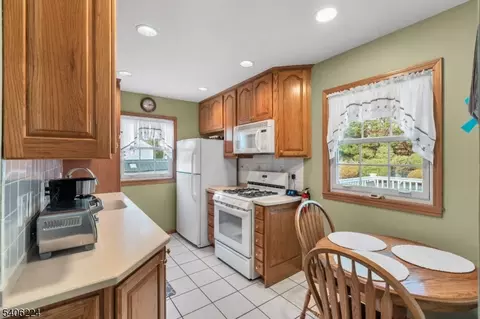 36 Farmbrook Dr, Old Bridge, NJ 08857 photo 15