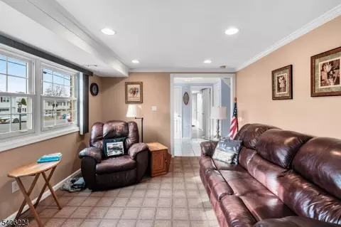 36 Farmbrook Dr, Old Bridge, NJ 08857 photo 9