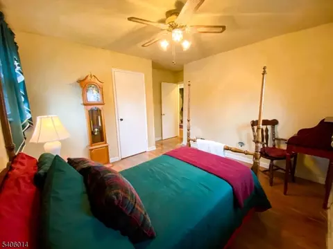 14 Pine St, Edison, NJ 08817 photo 17