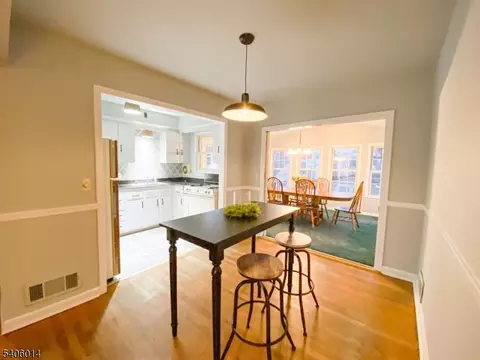 14 Pine St, Edison, NJ 08817 photo 11