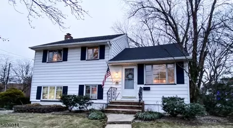 14 Pine St, Edison, NJ 08817 photo 2
