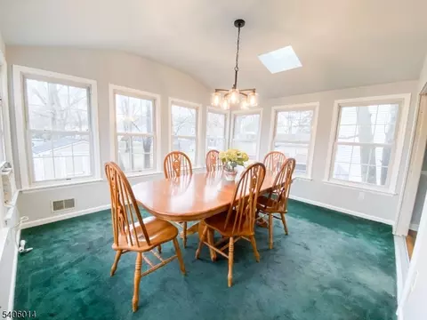 14 Pine St, Edison, NJ 08817 photo 8