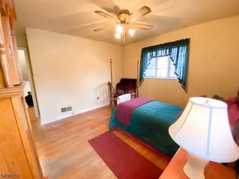 14 Pine St, Edison, NJ 08817 photo 16