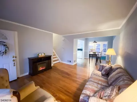 14 Pine St, Edison, NJ 08817 photo 5