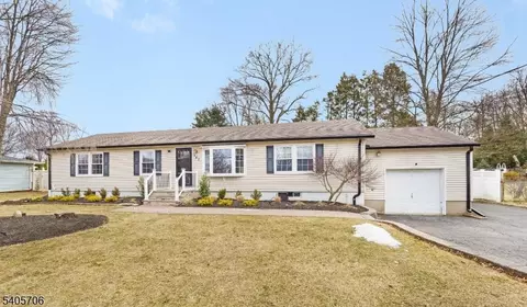157 S Hillside Ave, Succasunna, NJ 07876