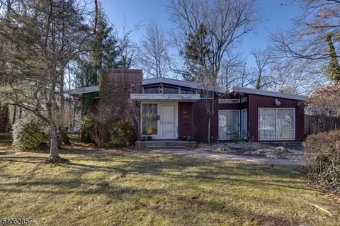 108 N Glenwood Rd, Fanwood, NJ 07023