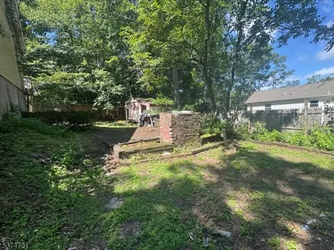 Exterior - 10 Summit Dr, Wantage, NJ 07461 photo 3 of 5