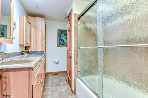 Bath - 59 Montgomery Rd, Montgomery, NJ 08558 photo 2 of 4