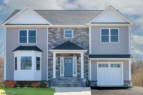 142 Passaic Ave, Roseland, NJ 07068