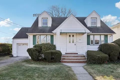 72 Washington Ave, Elmwood Park, NJ 07407