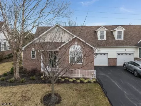 107 Samson Dr, Flemington, NJ 08822