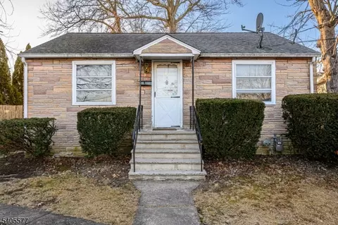 49 Navajo Ave, Lake Hiawatha, NJ 07034