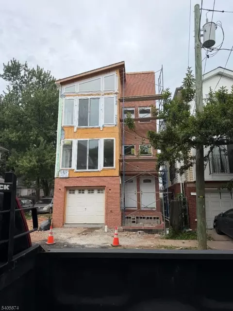 775 S 13th St, Newark, NJ 07108