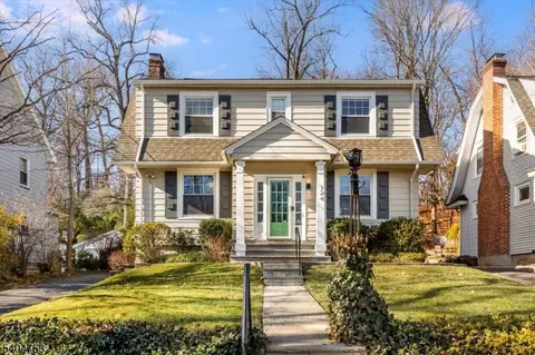 124 Essex Ave, Glen Ridge, NJ 07028