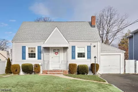 22-09 Arcadia Rd, Fair Lawn, NJ 07410
