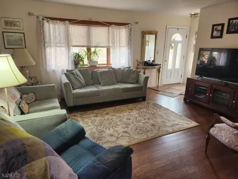 211 Denver Rd, Paramus, NJ 07652 photo 4
