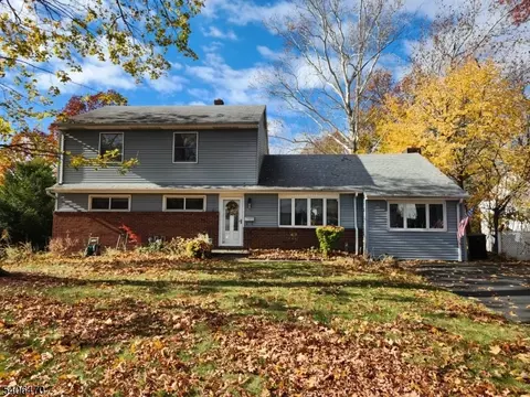 211 Denver Rd, Paramus, NJ 07652