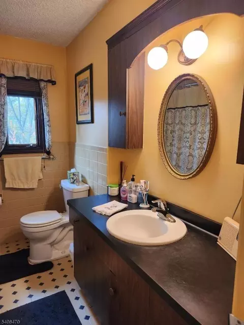 211 Denver Rd, Paramus, NJ 07652 photo 10