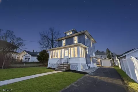 4 W Cooper St, Dover, NJ 07801