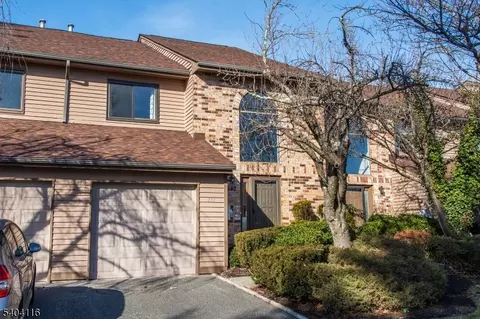 173 Castle Ridge Dr, East Hanover, NJ 07936