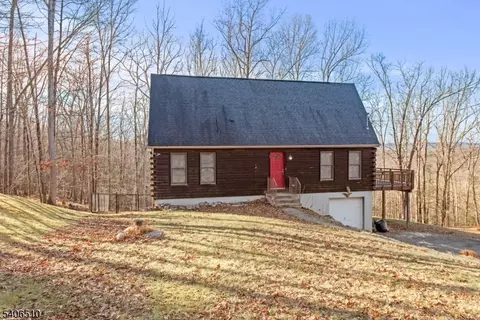 24 Steenykill Rd, Montague, NJ 07827