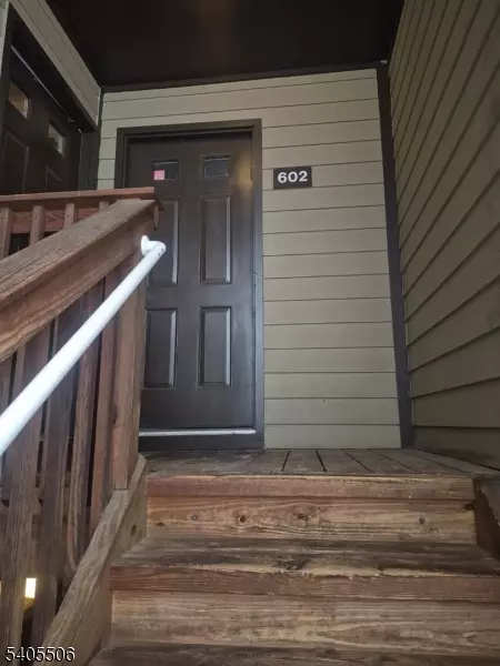 602 Village Cmns, Flemington, NJ 08822