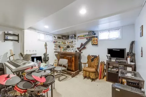 101 Lorraine Ave, Middlesex, NJ 08846 photo 19