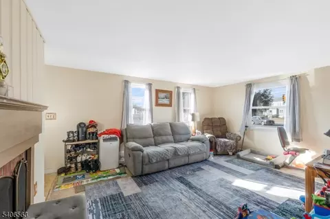 101 Lorraine Ave, Middlesex, NJ 08846 photo 5