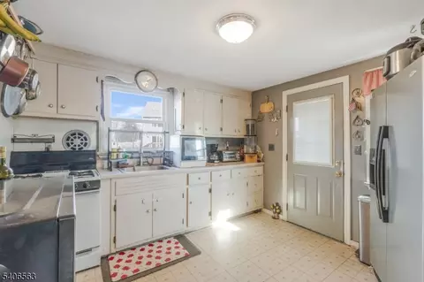 101 Lorraine Ave, Middlesex, NJ 08846 photo 7