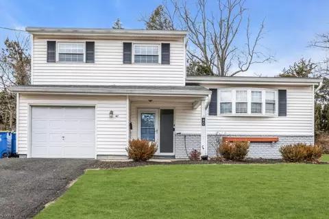 40 Drake Rd, Somerset, NJ 08873