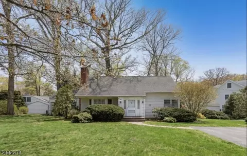 60 West Ln, Madison, NJ 07940