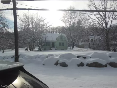 14 Russling Rd, Hackettstown, NJ 07840