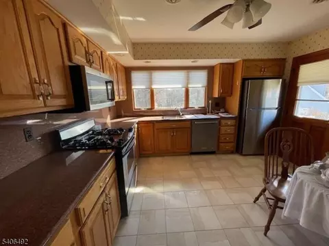 Kitchen - 37-39 Edison Dr, Summit, NJ 07901 photo 1 of 2