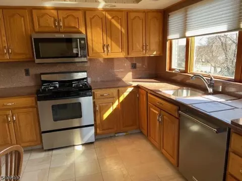 Kitchen - 37-39 Edison Dr, Summit, NJ 07901 photo 2 of 2
