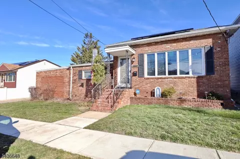 933 Mccandless Pl, Linden, NJ 07036
