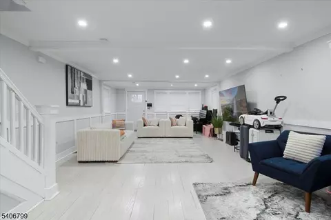 113 Sanford St, East Orange, NJ 07018