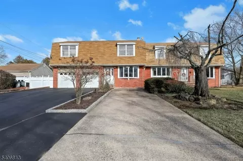 4 Highfield Ct, Wayne, NJ 07470