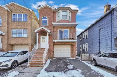 952 Flora St, Elizabeth, NJ 07201