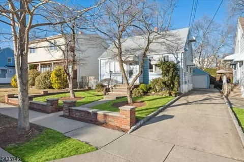 619 Lewandowski St, Lyndhurst, NJ 07071