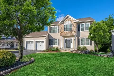 138 Aspen Ct, Lake Hopatcong, NJ 07849