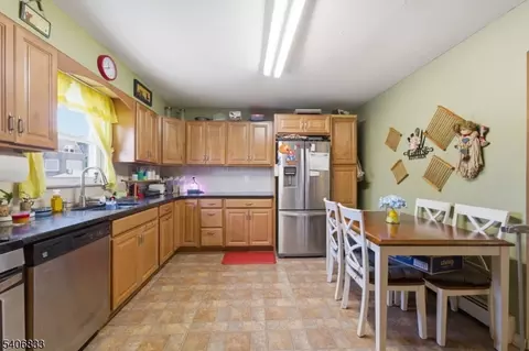 204 Devon St, Kearny, NJ 07032 photo 9