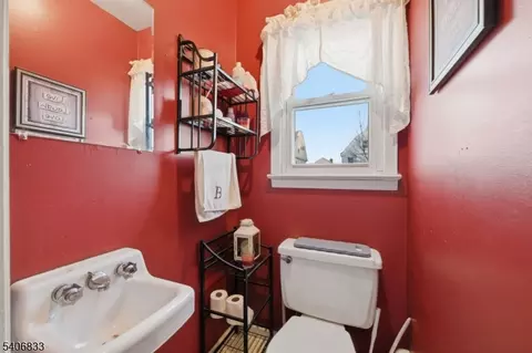 204 Devon St, Kearny, NJ 07032 photo 10