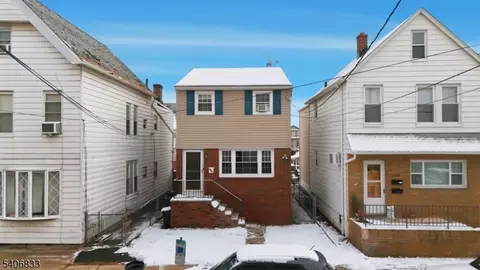 204 Devon St, Kearny, NJ 07032 photo 2