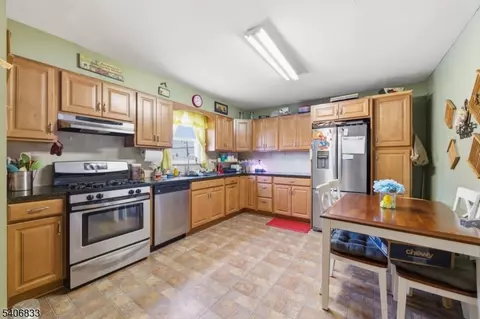 204 Devon St, Kearny, NJ 07032 photo 8