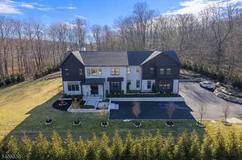 2 Patrick Ct, Boonton, NJ 07005