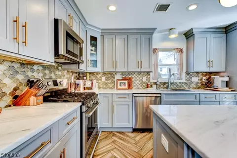 86 Burnside Pl, Haskell, NJ 07420 photo 17