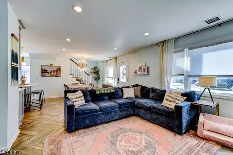 86 Burnside Pl, Haskell, NJ 07420 photo 12